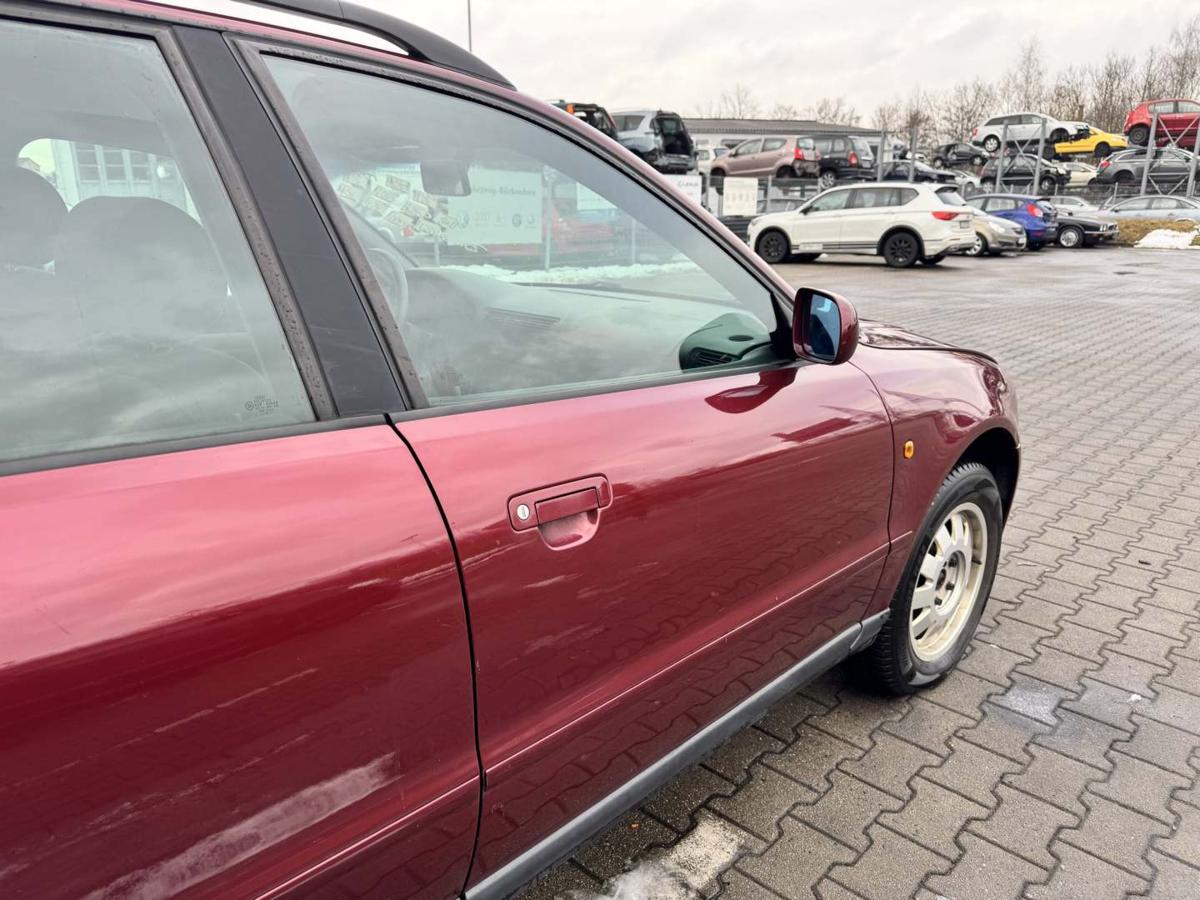 Audi A4 B5 original T&uuml;r vorn rechts LZ3L Hibiscusrot Rohbau Bj.1998